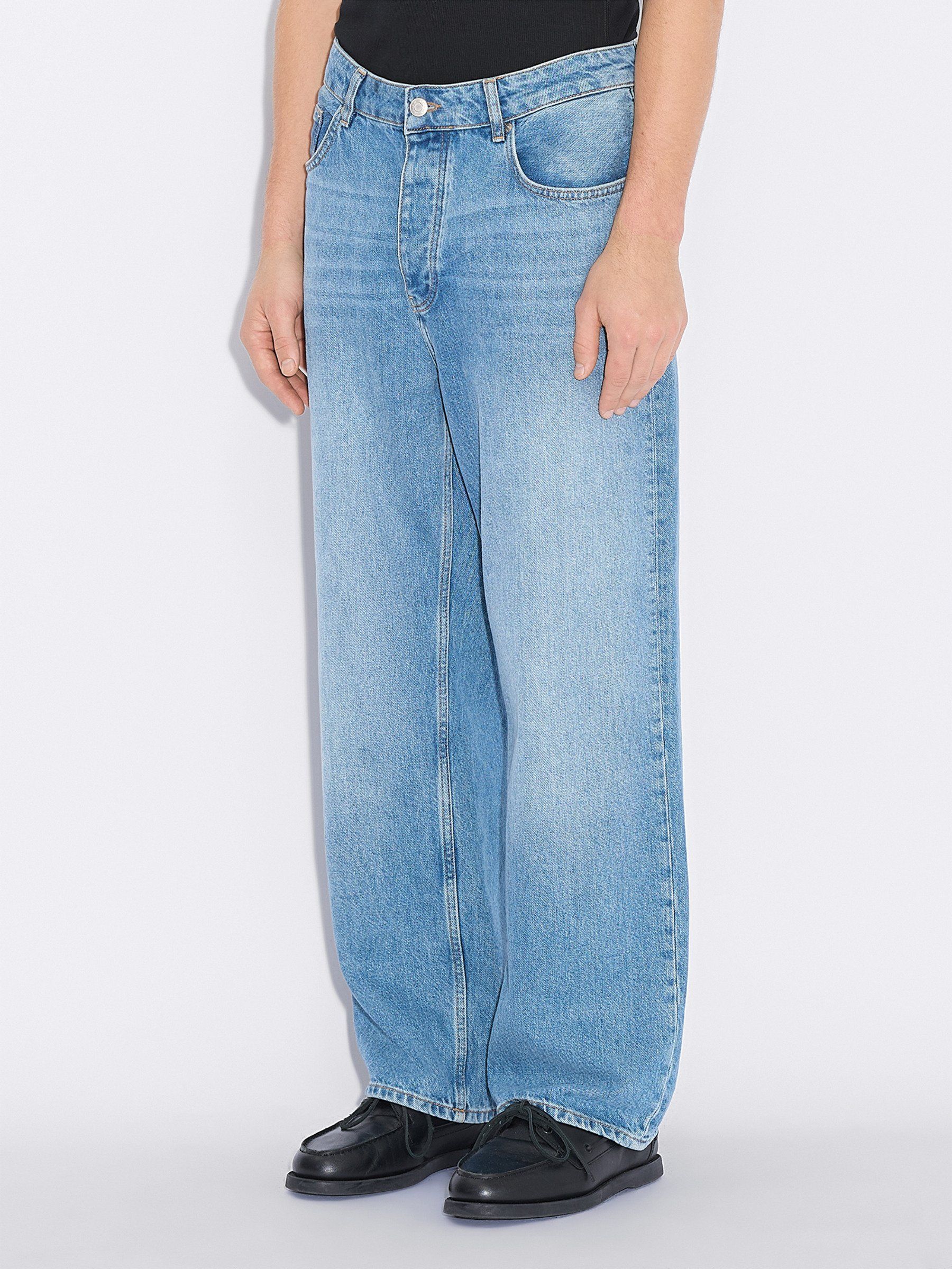 Straight Jeans