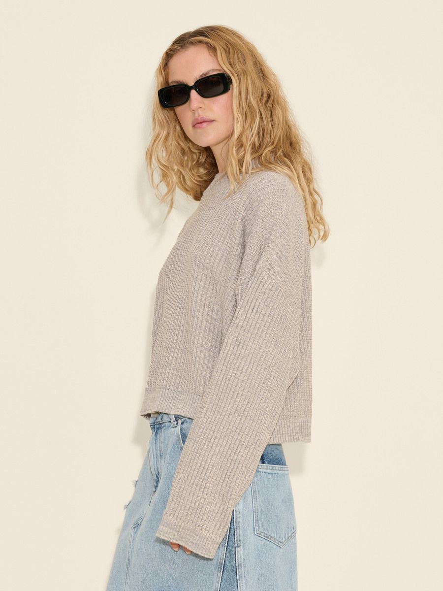 Line Sweater Neck