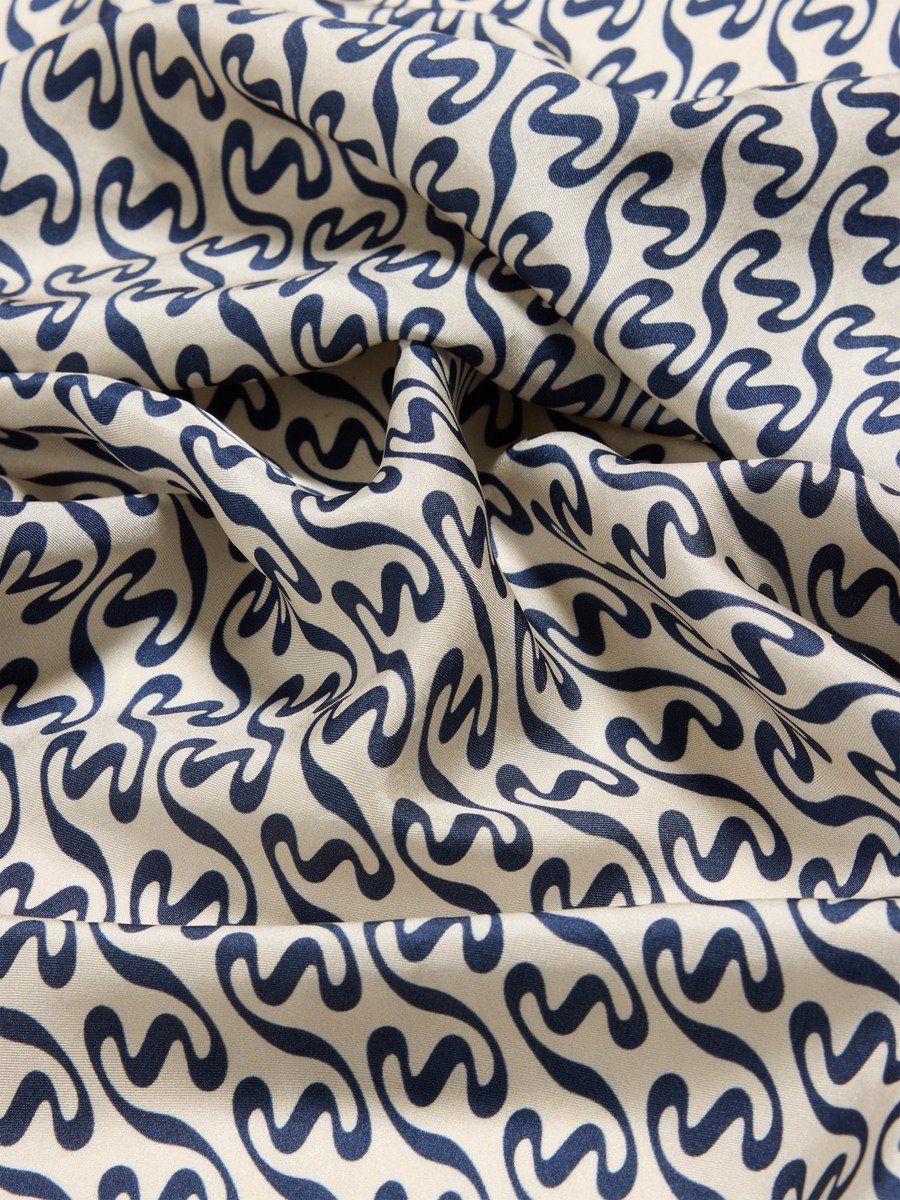 Fine Scarf Monogram Large