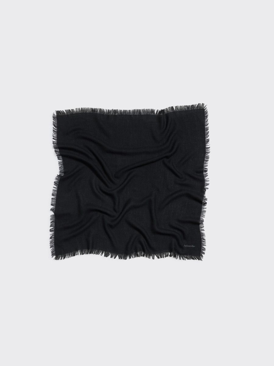 Fine Wool Scarf Fringed