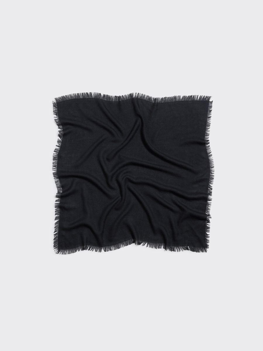 Fine Wool Scarf Fringed
