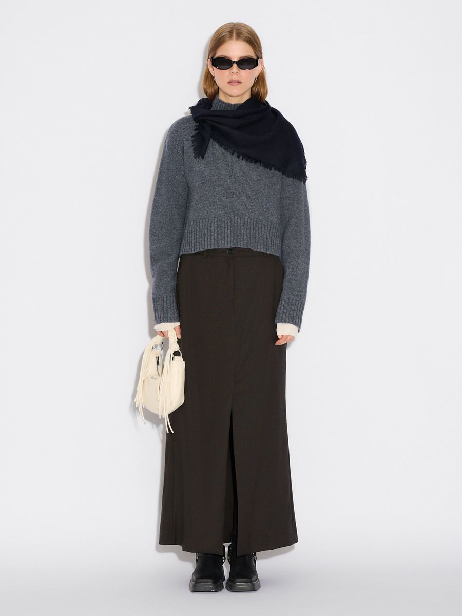Fine Wool Scarf Fringed