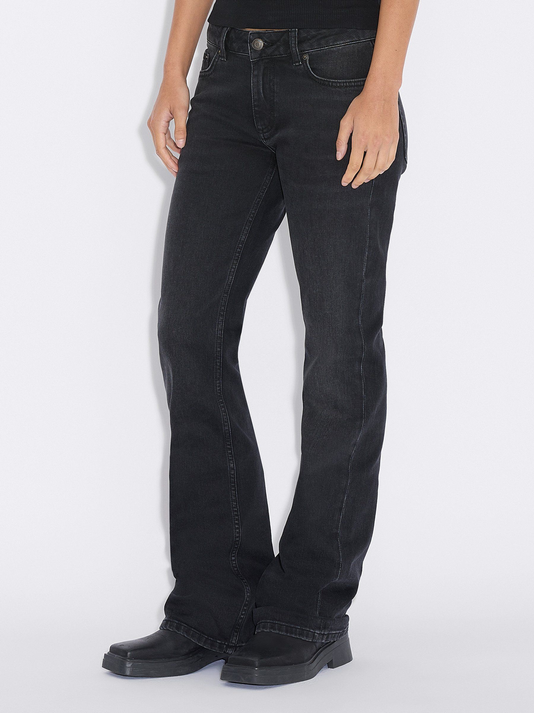Low Jeans