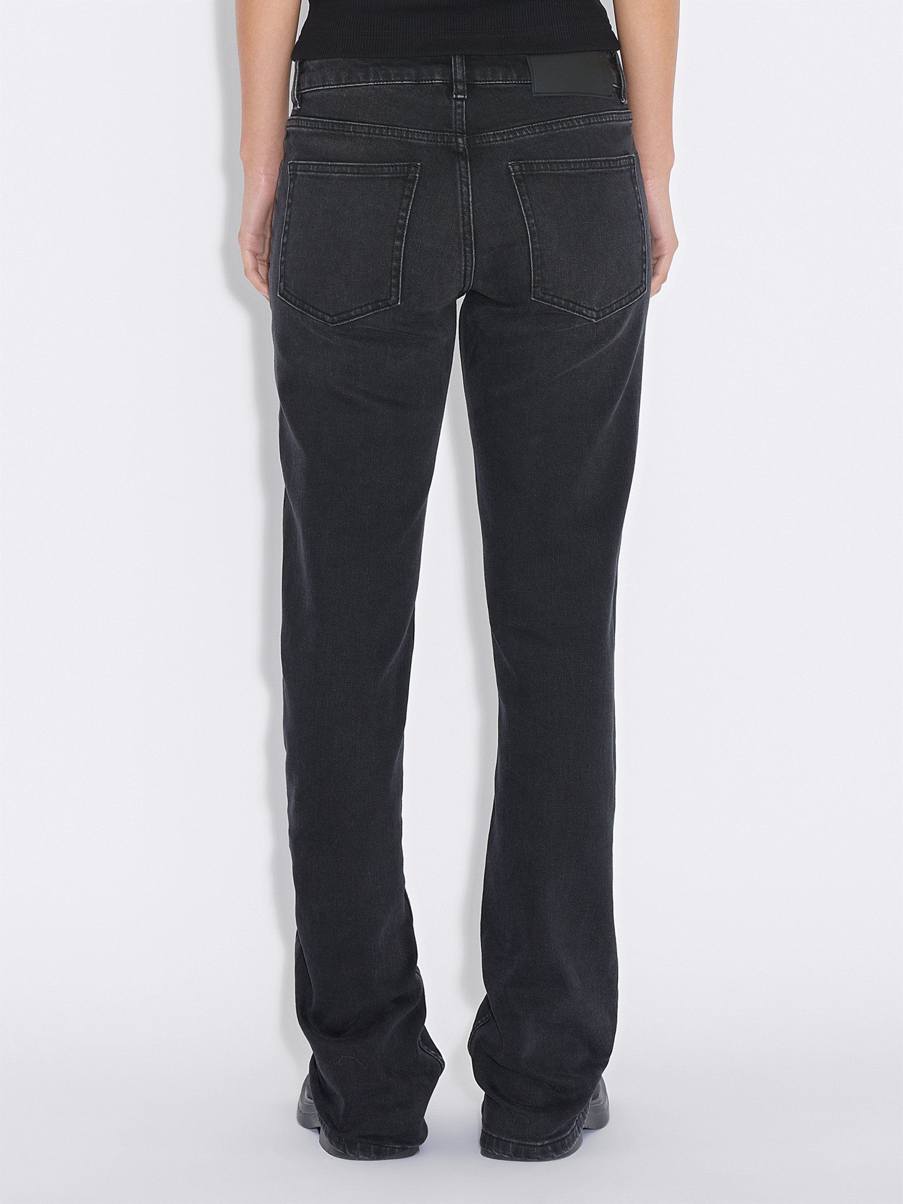 Low Jeans