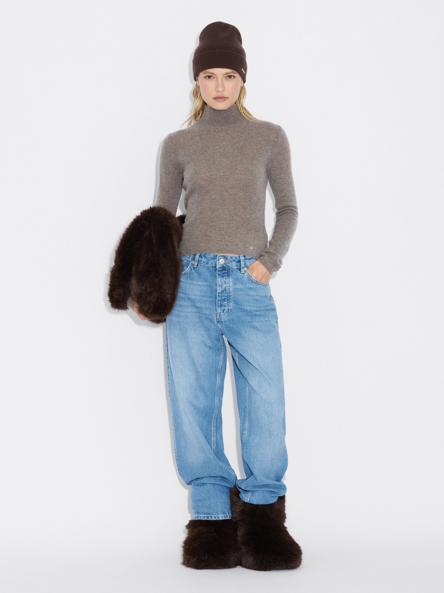 Cashmere Turtleneck