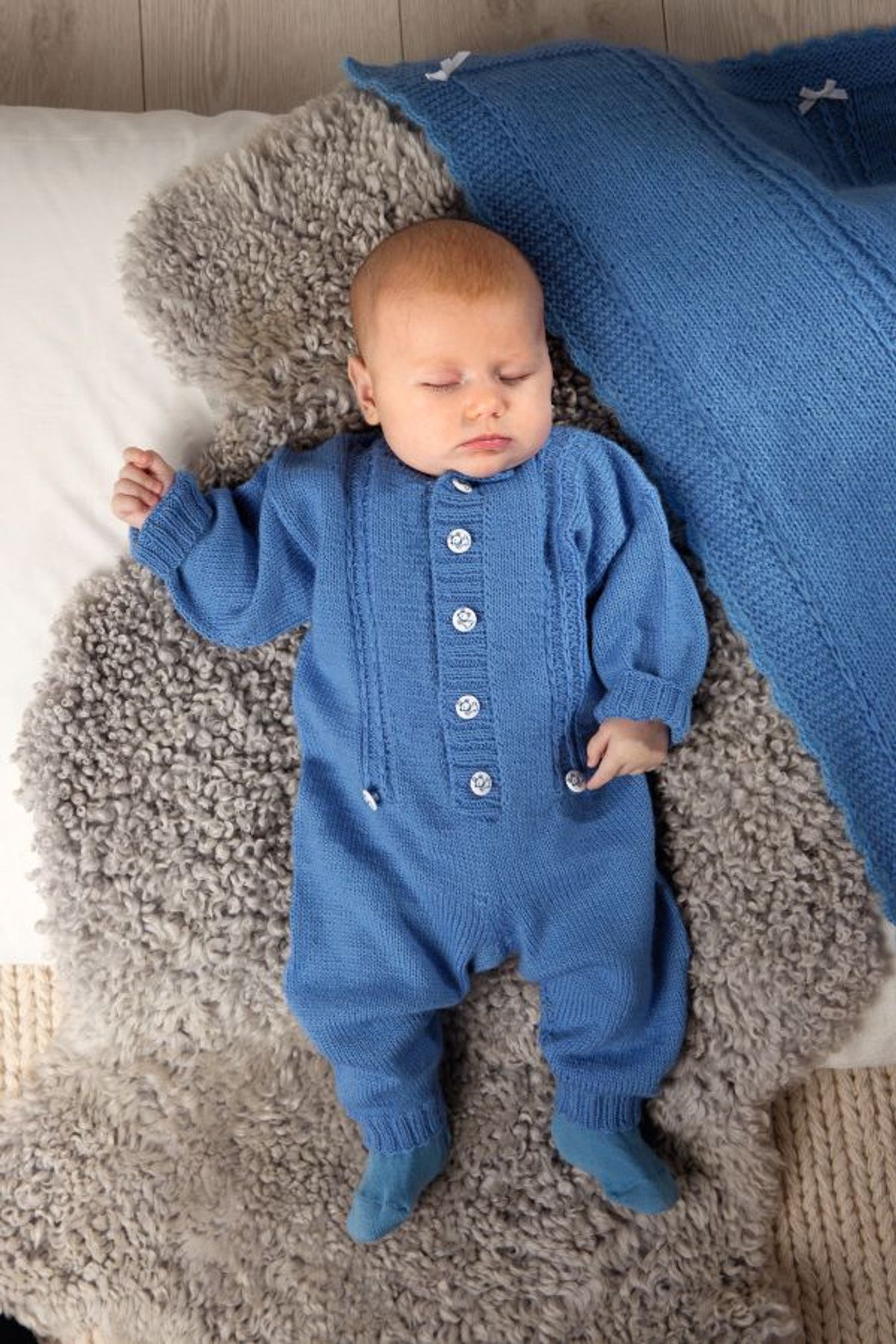 Baby Dress, teppe og pute-Baby 20-5 - Dress, teppe og pute
