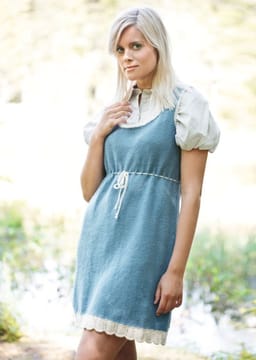 Alpakka Lang vest med blondekanter-Alpakka 8-4 - Lang vest med blondekanter