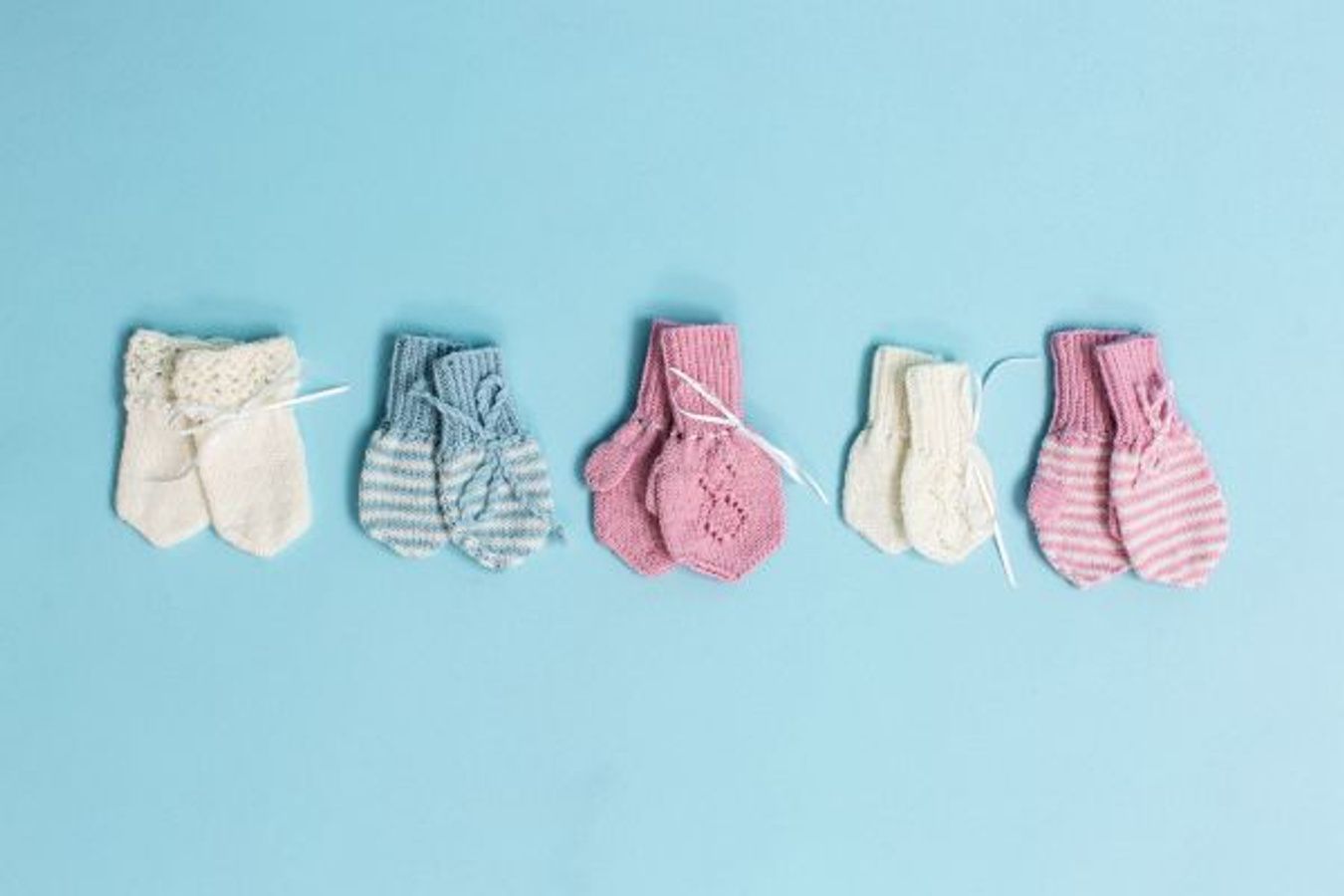 Baby Jakke, lue, sokker og votter med stripemønster-Baby 27-12 - Jakke, lue, sokker og votter med stripemønster