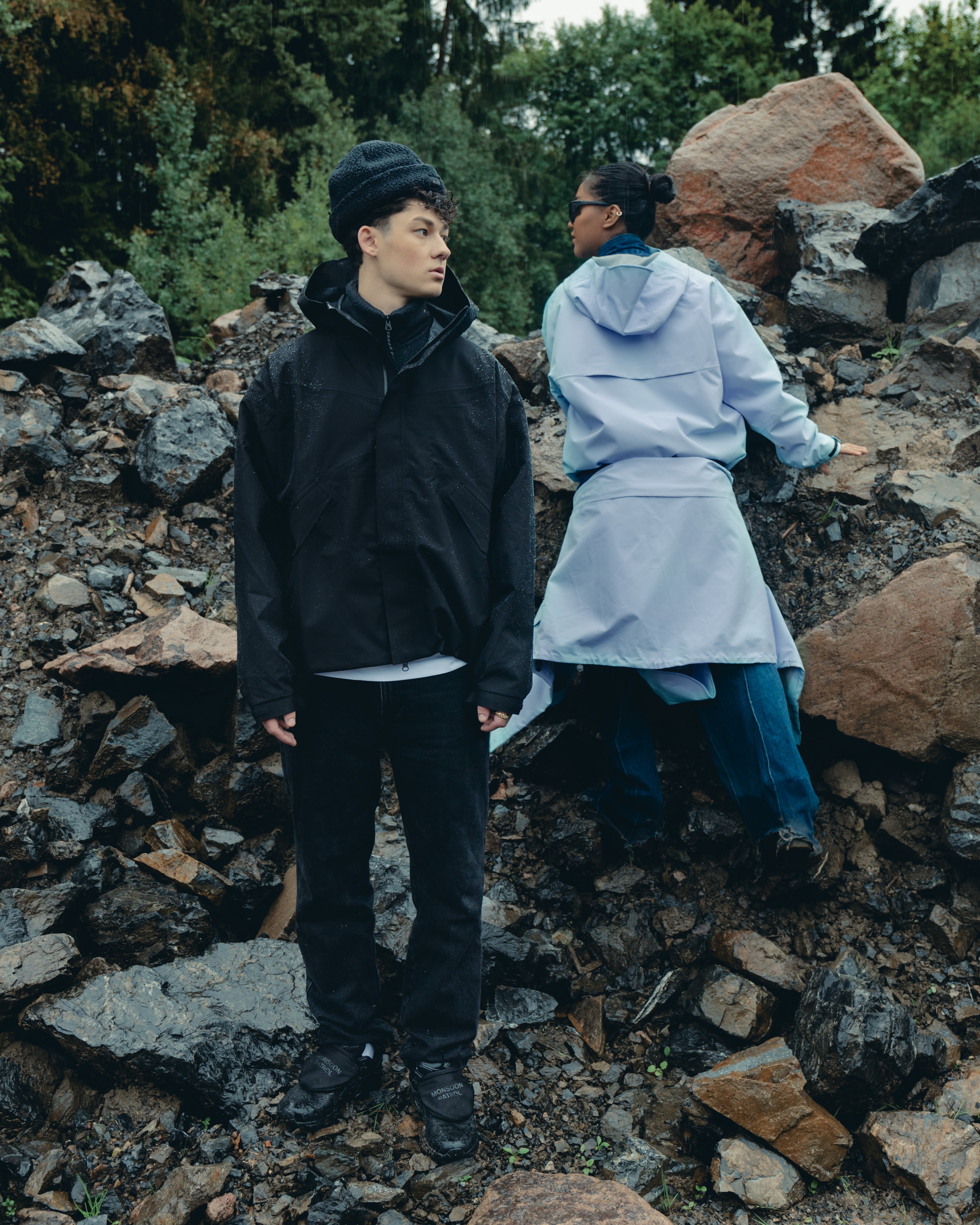 Man and woman wearing Synes jacket, a unisex style from BLÆST