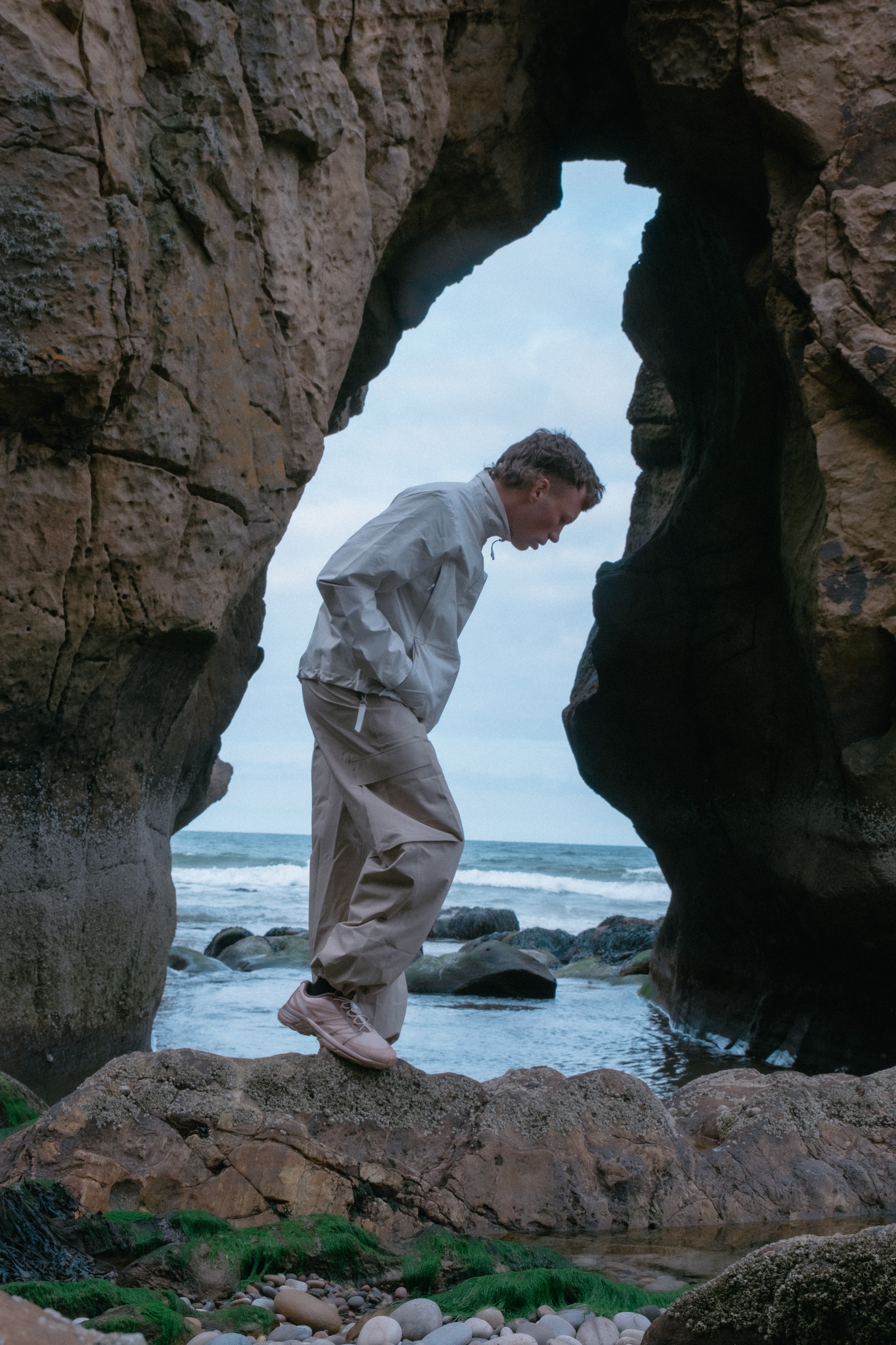 Man wearing the Linge jacket and Klipra pant from BLÆST