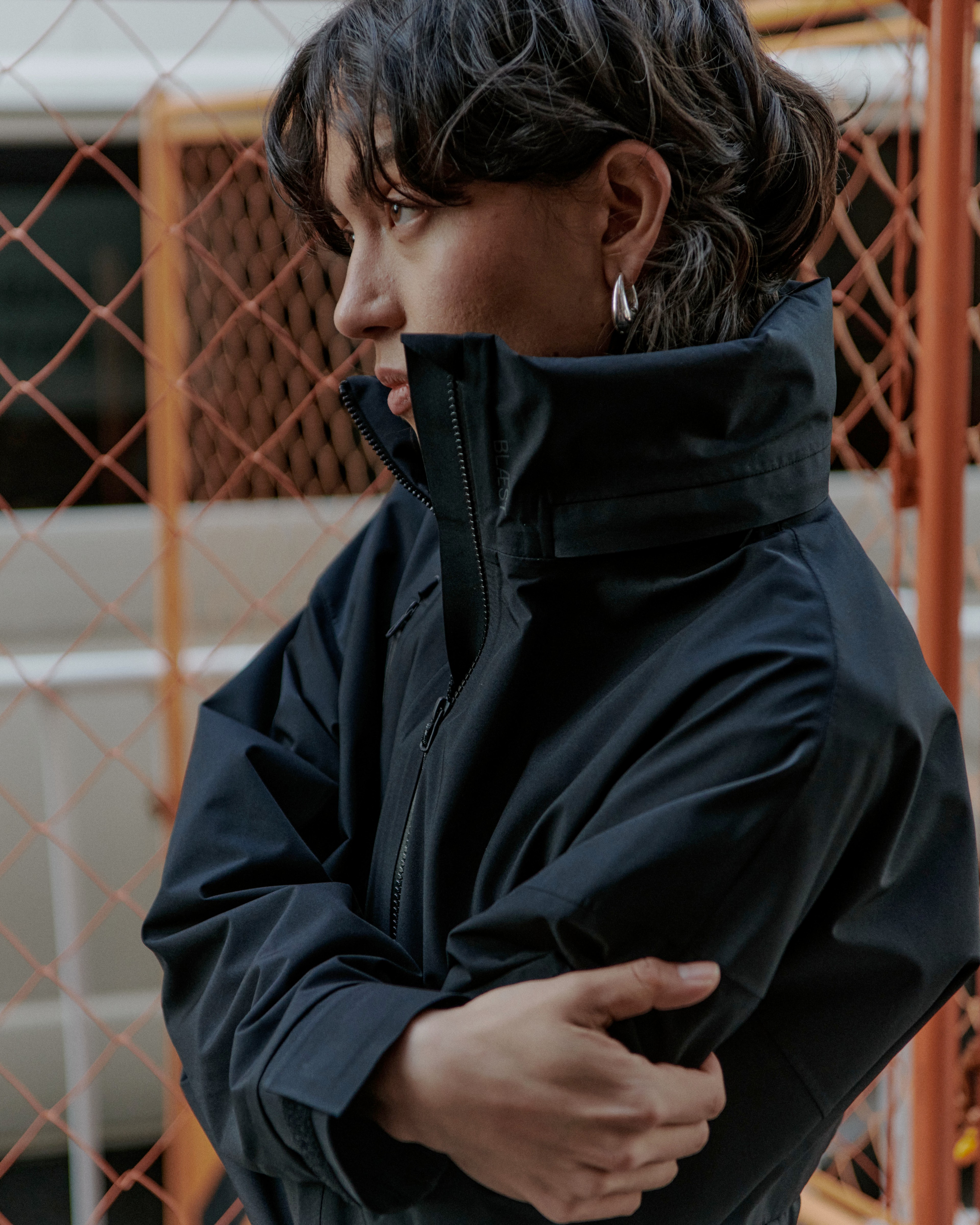 Woman wearing the Klipra coat from BLÆST